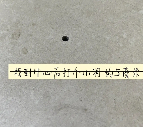 吐鲁番瓷砖空鼓维修公司专业解答在瓷砖铺贴过程中，如果砂料搅拌不均匀，将会带来以下问题